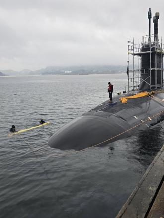 美核潜舰鱼雷管收放「黄海鳗」无人载具  UUV自主作业新里程碑