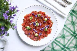 夏日巴黎與香檳氣泡的美好相遇！輕奢花園餐桌、米其林級食譜大公開