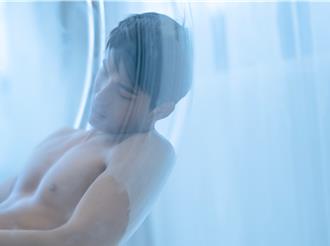 吳翔震性感裸照再現　只穿內褲沒有防護措施