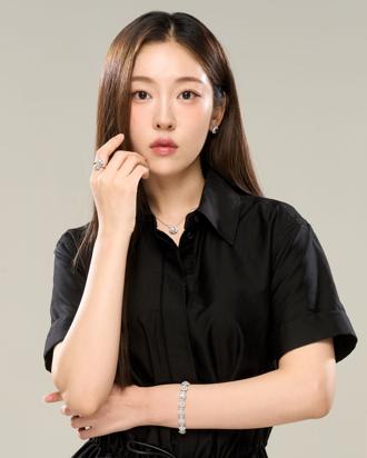 《魷魚遊戲2》「蜜蜂女孩」宋知佑 戴海瑞溫斯頓優雅上身