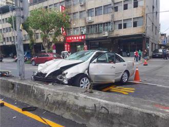 別上當！傳「高齡駕駛重新體檢」民調 運研所：假訊息