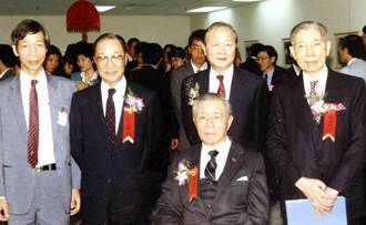 楊渡專欄》造山者與賣山者