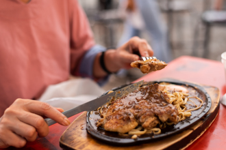 貴族世家被「1牛排店」打垮？內行曝真相：老闆沒有輸