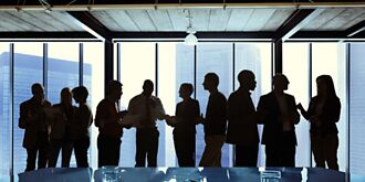 法律觀點－內控簽名不是打卡！董事避開背信風險必須有方