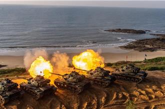 裝甲車上街、「一早聽到砲聲」台中清水人心驚！ 陸軍說話了