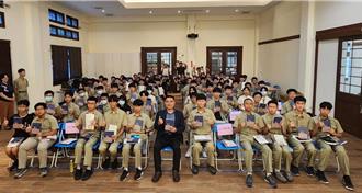 中斷10年《南一文粹》 再出版 理工生寫作實力驚豔全場