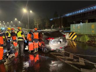 又傳高齡駕駛釀禍！ 76歲翁自撞護欄急救無效