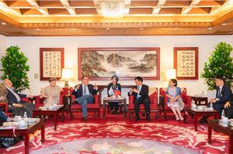 瓜地馬拉總統阿雷瓦洛首度訪台  將簽署半導體合作意向書