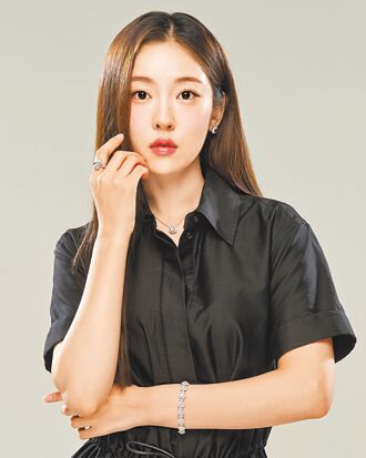 宋知佑学中文像唱歌