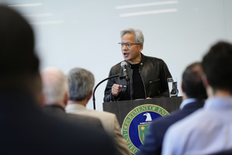 黃仁勳超拚！最大動力來源「很負面」 傳記作家大呼意外