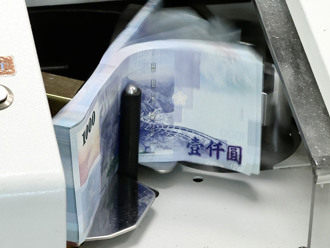 快刷存摺！一早入帳4萬 19筆錢發到月底