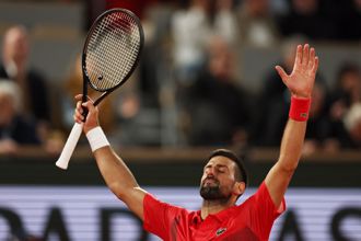 法網》57年來最老四強選手！38歲「喬帥」超狂41拍轟動全場