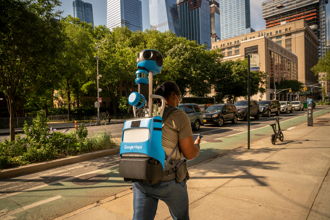 Google Maps超人 背20公斤徒步拍街景 月收入曝