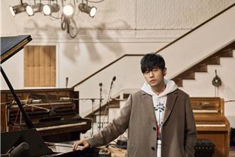 周杰倫新歌來了！造訪披頭四錄音室創作〈即興曲〉