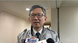 TPASS公車成長有限王明鉅籲開放僑生司機   雙層巴士上國道