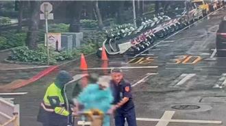 8旬翁大雨中騎自行車迷途 大安警跨轄協尋助返家