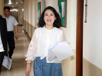 統刪補助款挨轟「決策黑箱」 吳思瑤：加害者譴責受害人