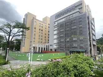 高雄環保局大樓建「綠牆」 每年減碳3600公斤、省電7700度