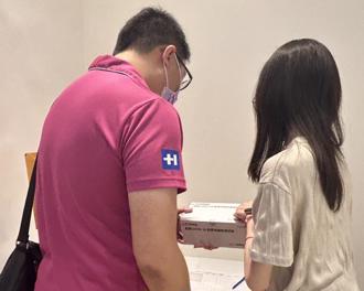 高雄採购3万剂快筛到货 住宿型长照机构优先配发