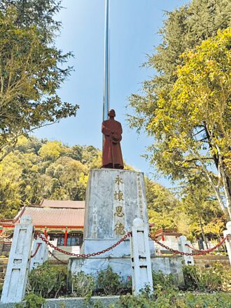 台中梨山賓館前蔣公銅像 將移館內