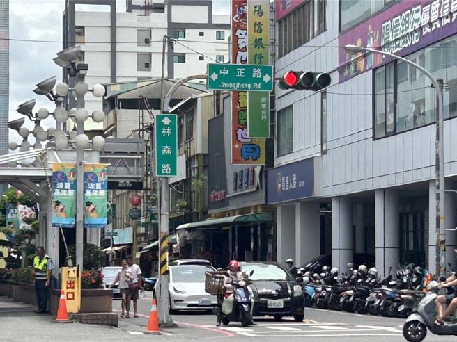 内政部要改中正路名，虽然最后喊卡，但挥着转型正义的大刀，民进党依然占据着道德制高点。 资料照片