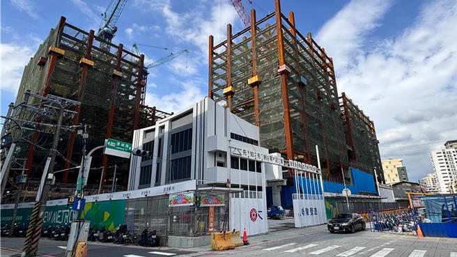 中和區連城路、錦和路一帶大批預售屋成交，第1季申報件數及成交總金額增加最多。（圖／新北市地政局）