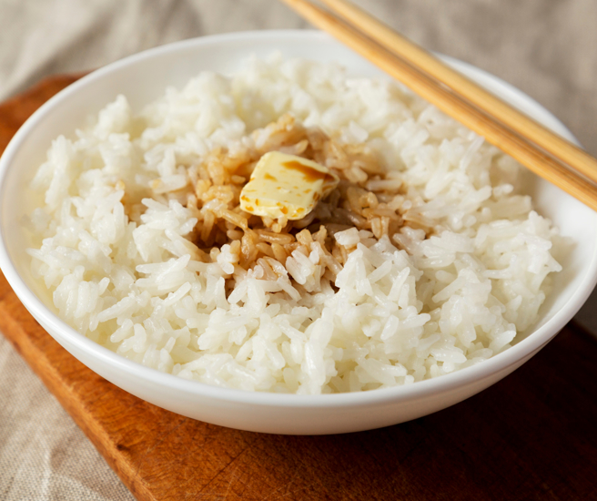 白饭淋滷汁，对健康危害大。（示意图，Shutterstock／达志）