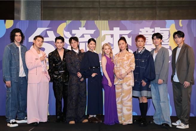 陳奕（左三）以製作人身分率《男公館》主演群出席「台流來襲」劇集聯合行銷記者會。（達騰娛樂提供）