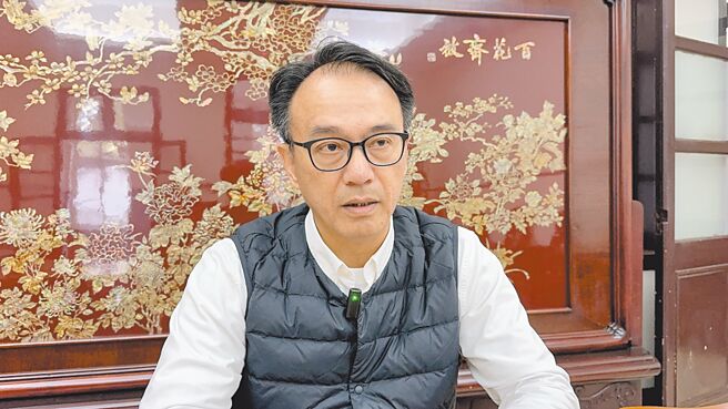 民眾党新竹党部主委李国璋4日表示，民进党长期执政下的司法、检察系统早已成为民眾最不信任的单位。（陈育贤摄）