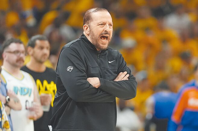 尼克相隔25年重返东区决赛，却在无缘总决赛后开除总教练席波迪。（美联社）