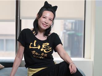 专访》陈孝萱独处也不孤单！54岁冻龄靠这关键：喜欢现在的自己