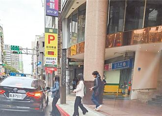 濫用公務車 綠營權貴醜態畢露