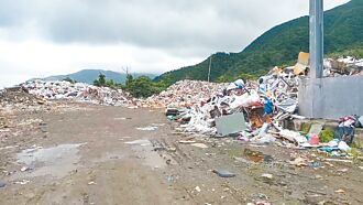 蘭嶼垃圾堆千噸 議員促速清運