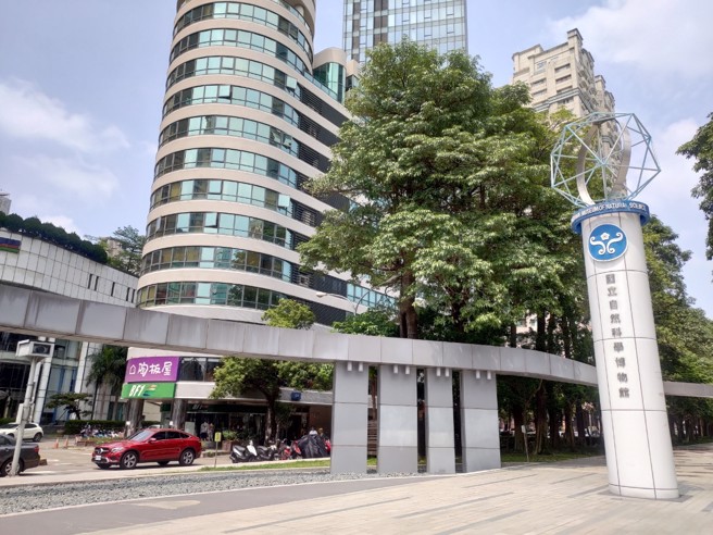 面对川普对等关税，台中传统蛋黄区西区聚集大量中小企业主自用或置产族群，态度普遍转趋保守。(图/信义房屋 提供)