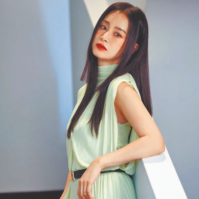 金泰希是演艺圈内着名的天然美女，出道25年依旧亮丽动人。（摘自金泰希IG）