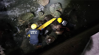 澎湖光榮碼頭溺水意外 婦人漂浮水面送醫不治