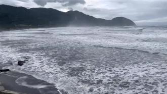 花莲海边全裸女尸被浪冲上岸！全身「只剩1件内衣」身分确认了