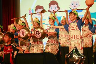 苗县爷奶热舞尬场总年龄逾4万岁 齐聚西湖渡假村同欢