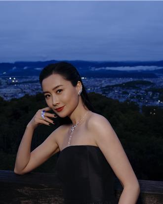 夢幻同框日韓影后！陳法拉京都偷閒1小時當遊客