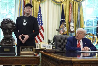 馬斯克猛攻連連 消息人士：川普問幕僚「他嗑藥嗎」