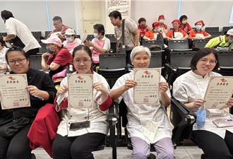 新北少女邀75歲奶奶組隊搶冠軍 培力園陪伴長者10年不中斷
