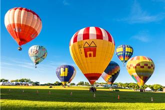 來去台東！全台「最美路邊攤」打造草地野餐、搭熱氣球體驗