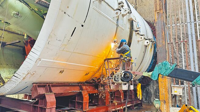 桃园捷运绿线GC02标的第4台潜盾机正式启动钻掘作业。（桃园市捷运工程局提供／赖佑维桃园传真）