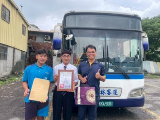 彰化最暖司機！憂國三生錯過末班車 每天晚5分發車只為載他1人