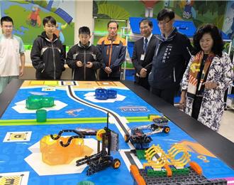 把社區學生當孫看待 廚具董娘10多年贊助學校推科技教育