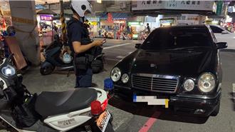 沒車牌又違停！男子氣路人報案 怒譙三字經慘挨告