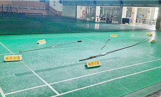 嘉大羽球場鋼筋夜墜落！300至800公分鋼條驚悚掉落