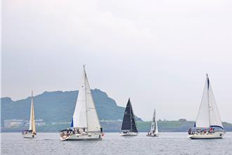 影》跨海竞帆！2025台琉国际帆船赛  9国船队齐聚基隆拚高下
