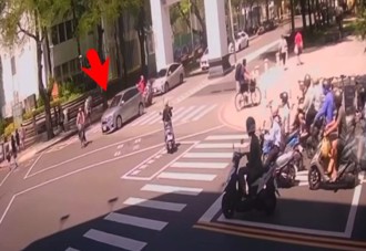 影》1死2傷！恐怖撞擊瞬間  台南76歲婦暴衝稱「誤踩油門」