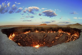  土庫曼天然氣井「地獄之門」 烈焰燃燒50年後終於減弱 
